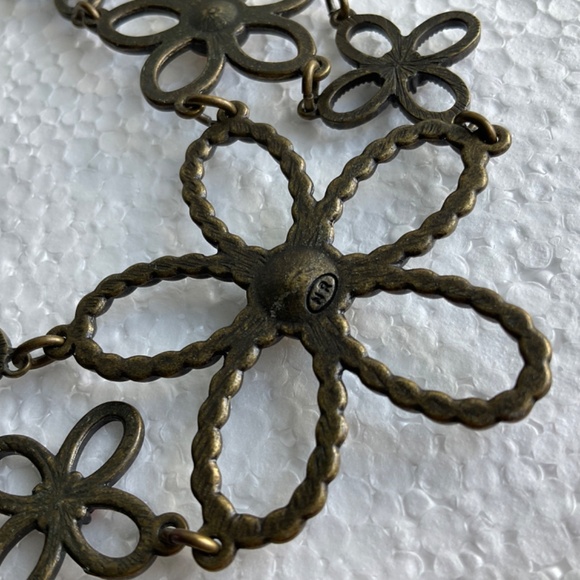 Vintage Bronze Metal Flower Power Necklace (Avon?) - Picture 7 of 7